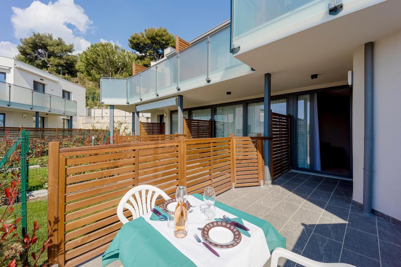 Aregai Marina Exclusive Seaside Apartments ซานตาสเตฟาโน อัล มาเร ภายนอก รูปภาพ