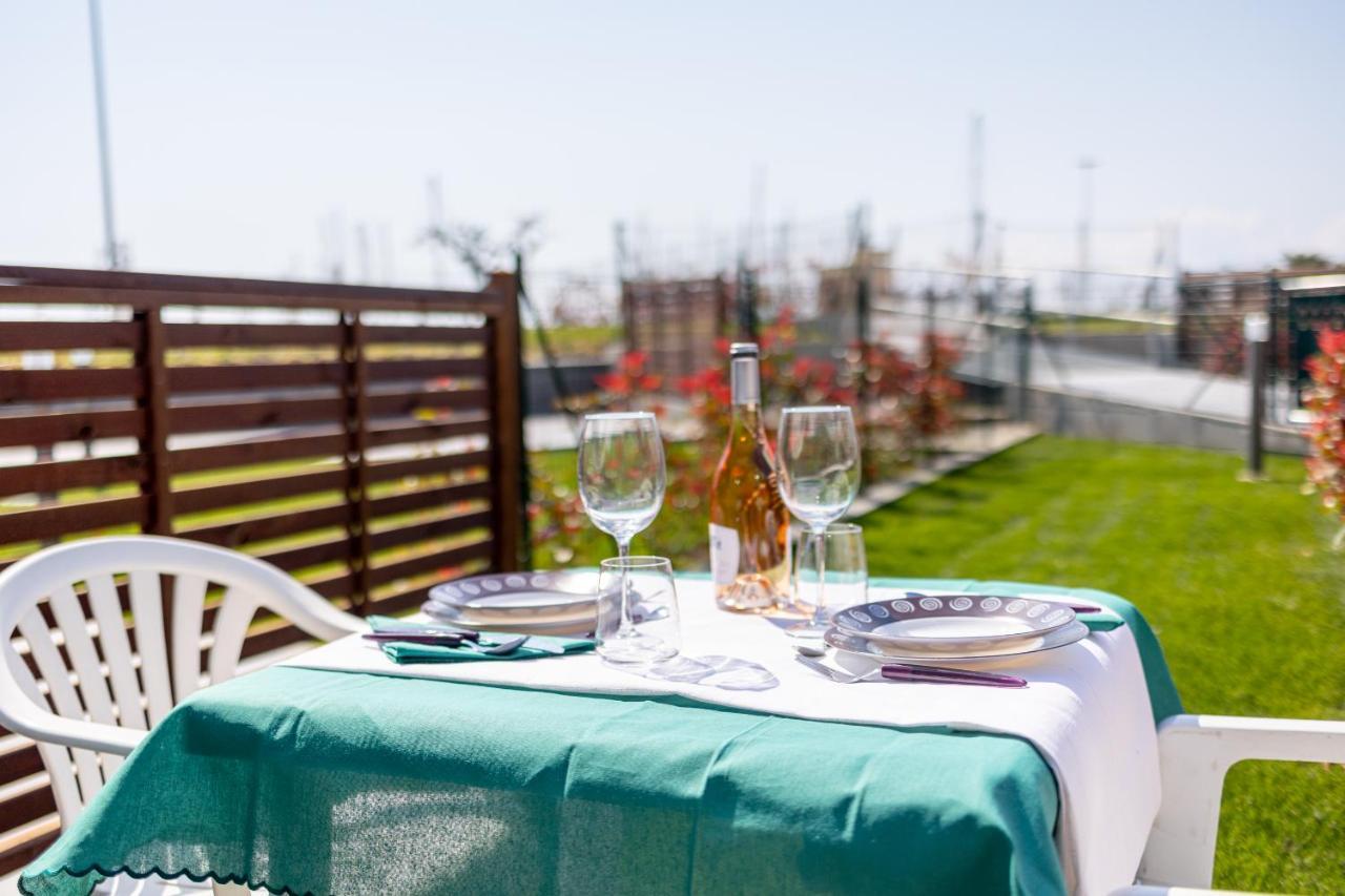Aregai Marina Exclusive Seaside Apartments ซานตาสเตฟาโน อัล มาเร ภายนอก รูปภาพ