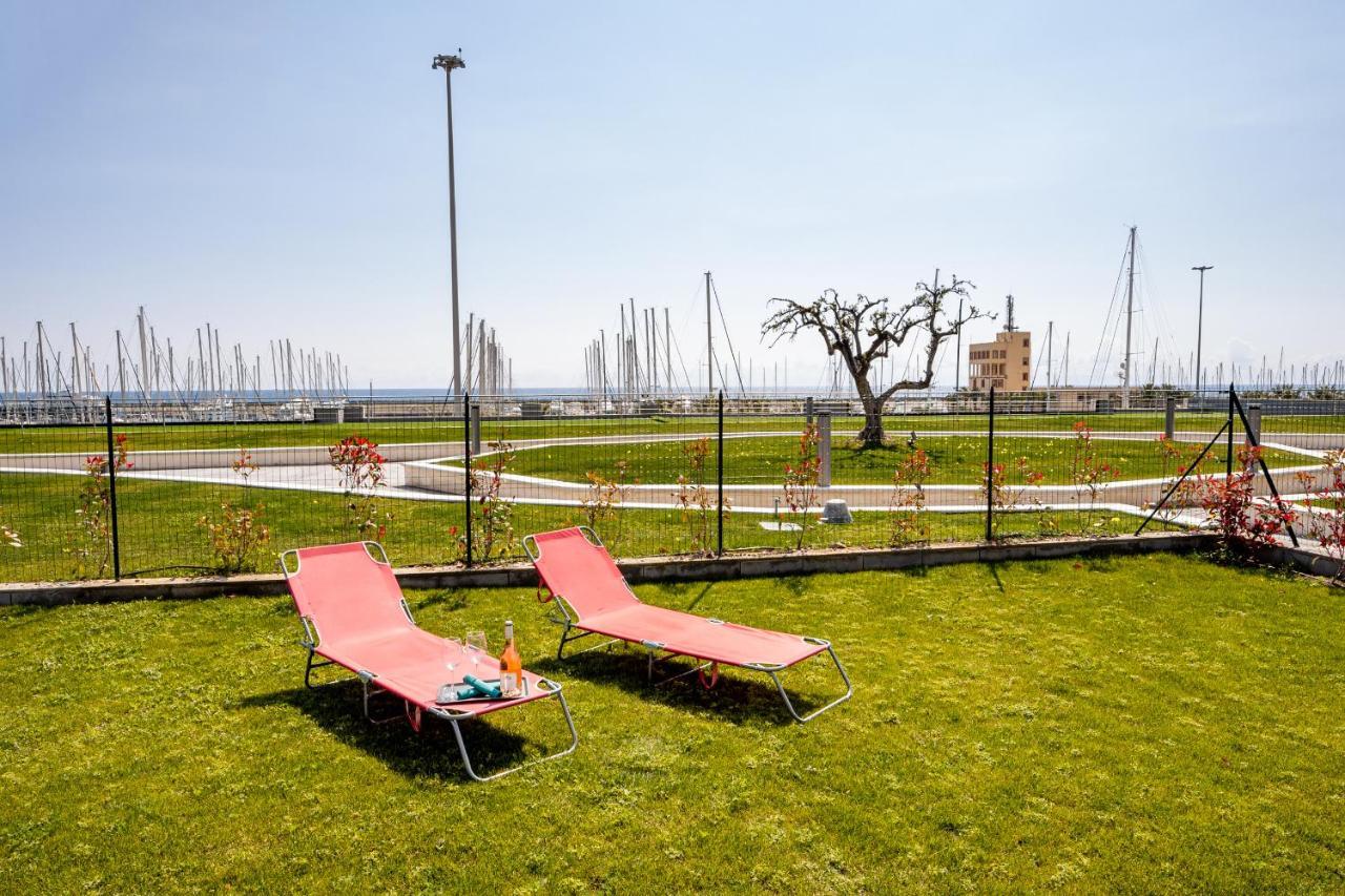 Aregai Marina Exclusive Seaside Apartments ซานตาสเตฟาโน อัล มาเร ภายนอก รูปภาพ