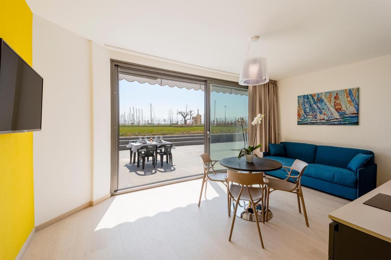 Aregai Marina Exclusive Seaside Apartments ซานตาสเตฟาโน อัล มาเร ภายนอก รูปภาพ